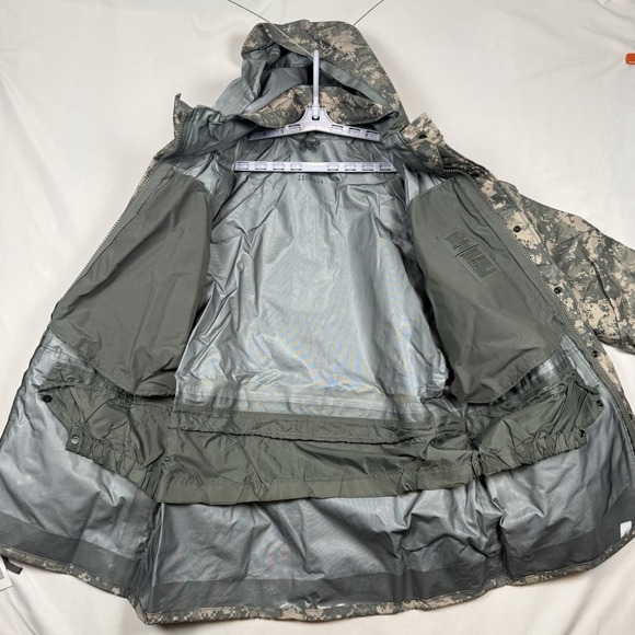 ACU Camo Jacket Gore Tex Parka UCP NSN 8415-01-526-9181 Medium Regular NWT - Picture 2 of 9